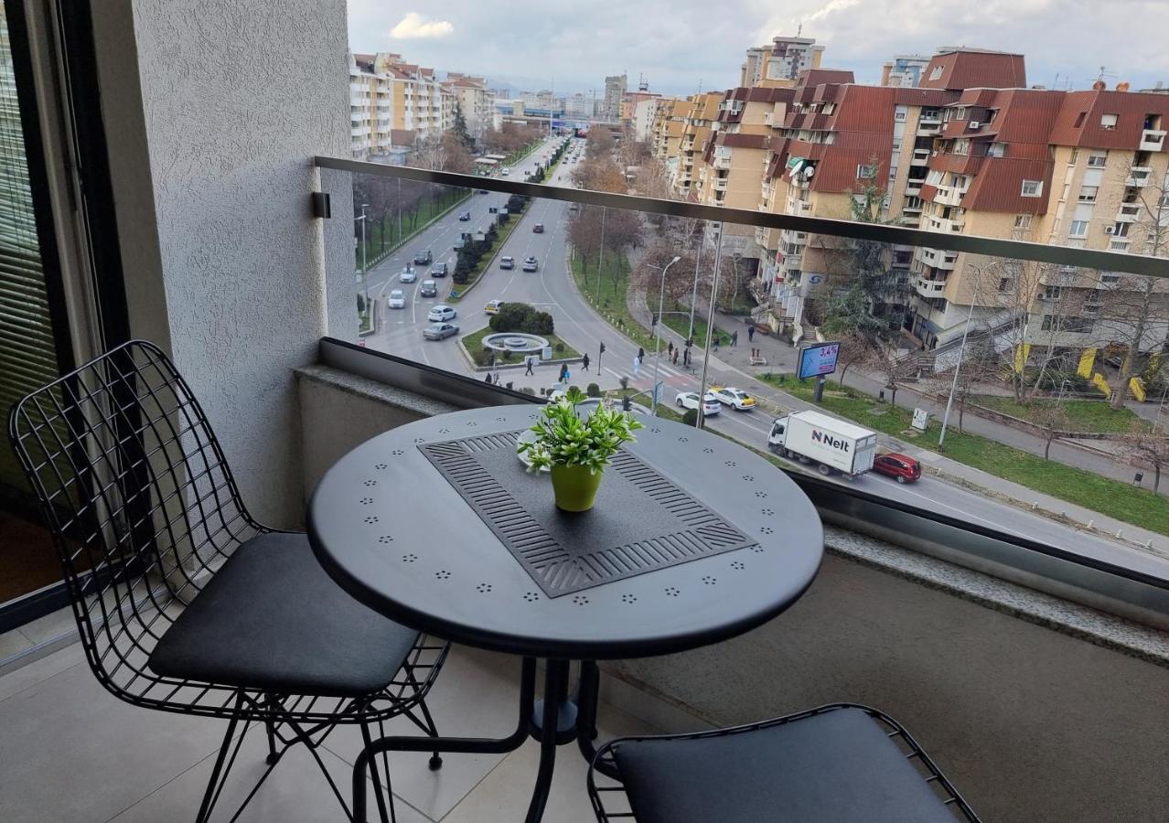 Modern & Trendy Apartment Скопье Экстерьер фото
