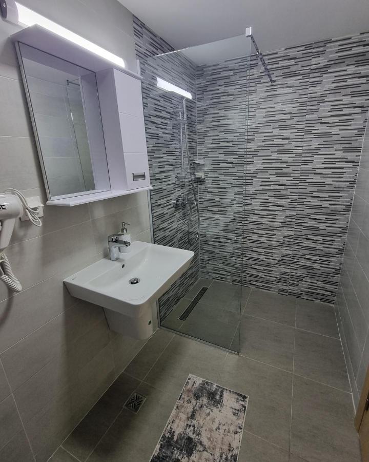Modern & Trendy Apartment Скопье Экстерьер фото