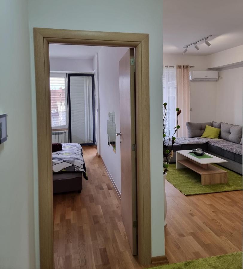Modern & Trendy Apartment Скопье Экстерьер фото
