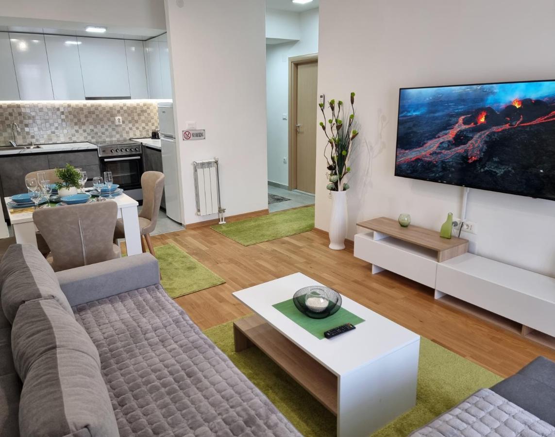 Modern & Trendy Apartment Скопье Экстерьер фото