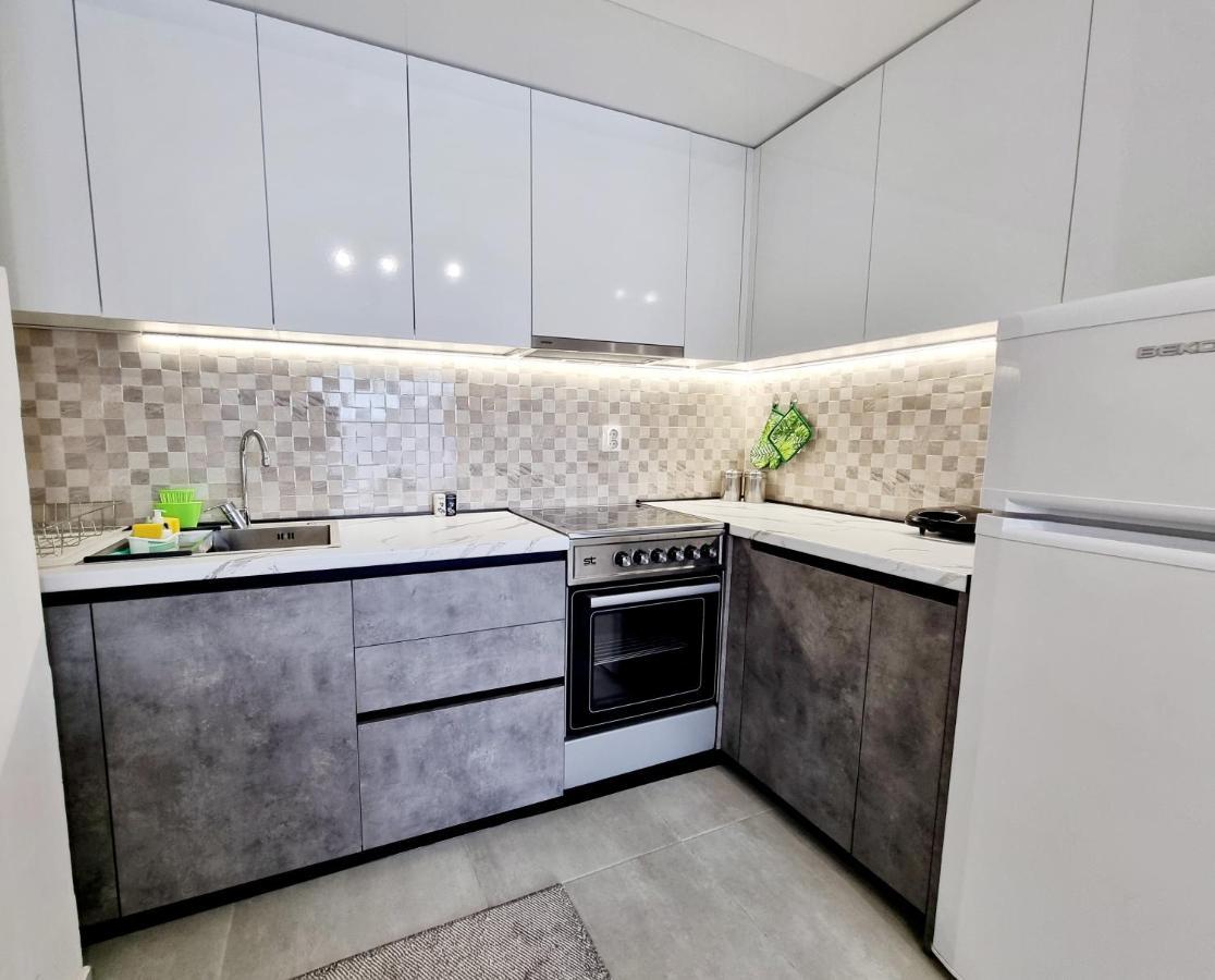 Modern & Trendy Apartment Скопье Экстерьер фото