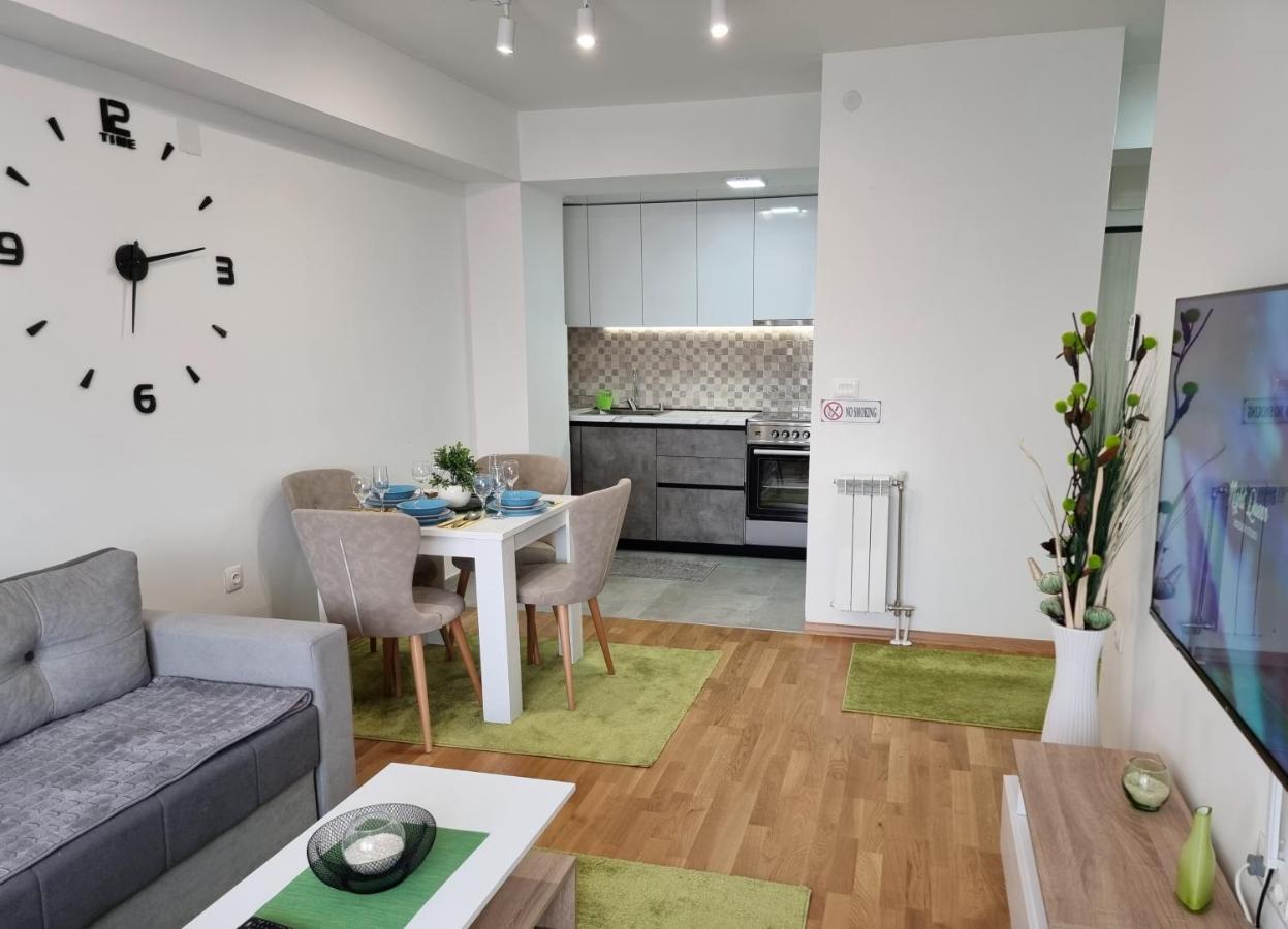Modern & Trendy Apartment Скопье Экстерьер фото
