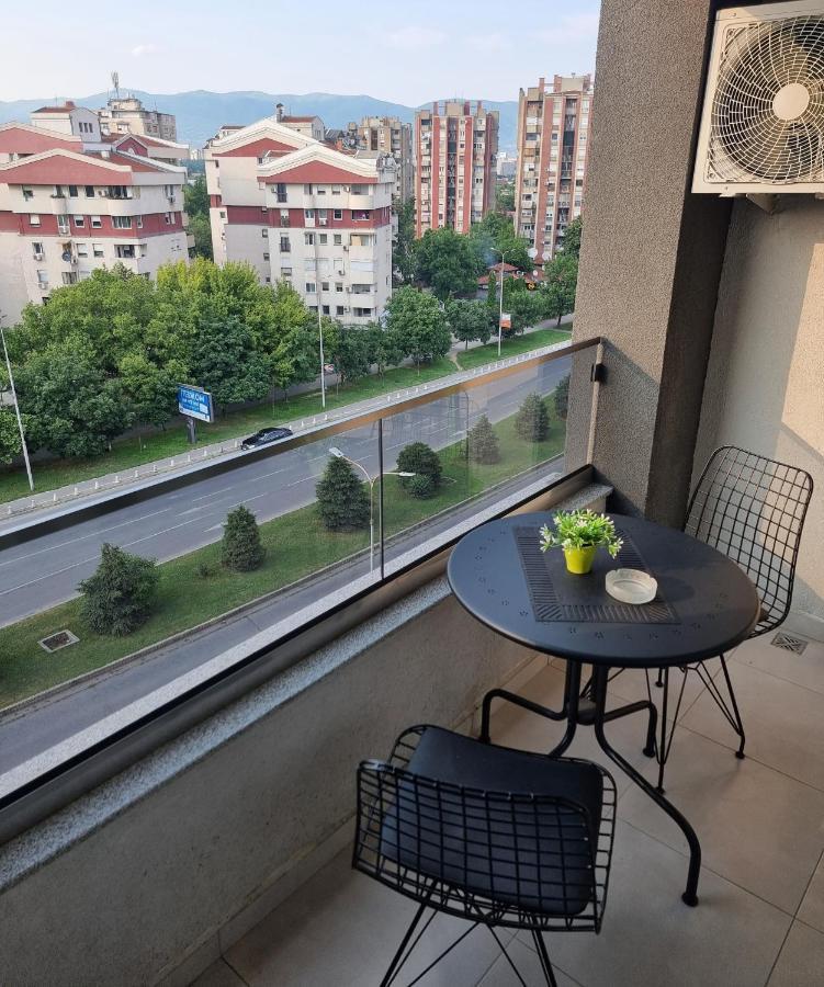 Modern & Trendy Apartment Скопье Экстерьер фото