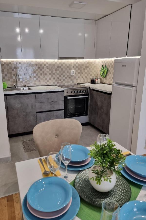 Modern & Trendy Apartment Скопье Экстерьер фото