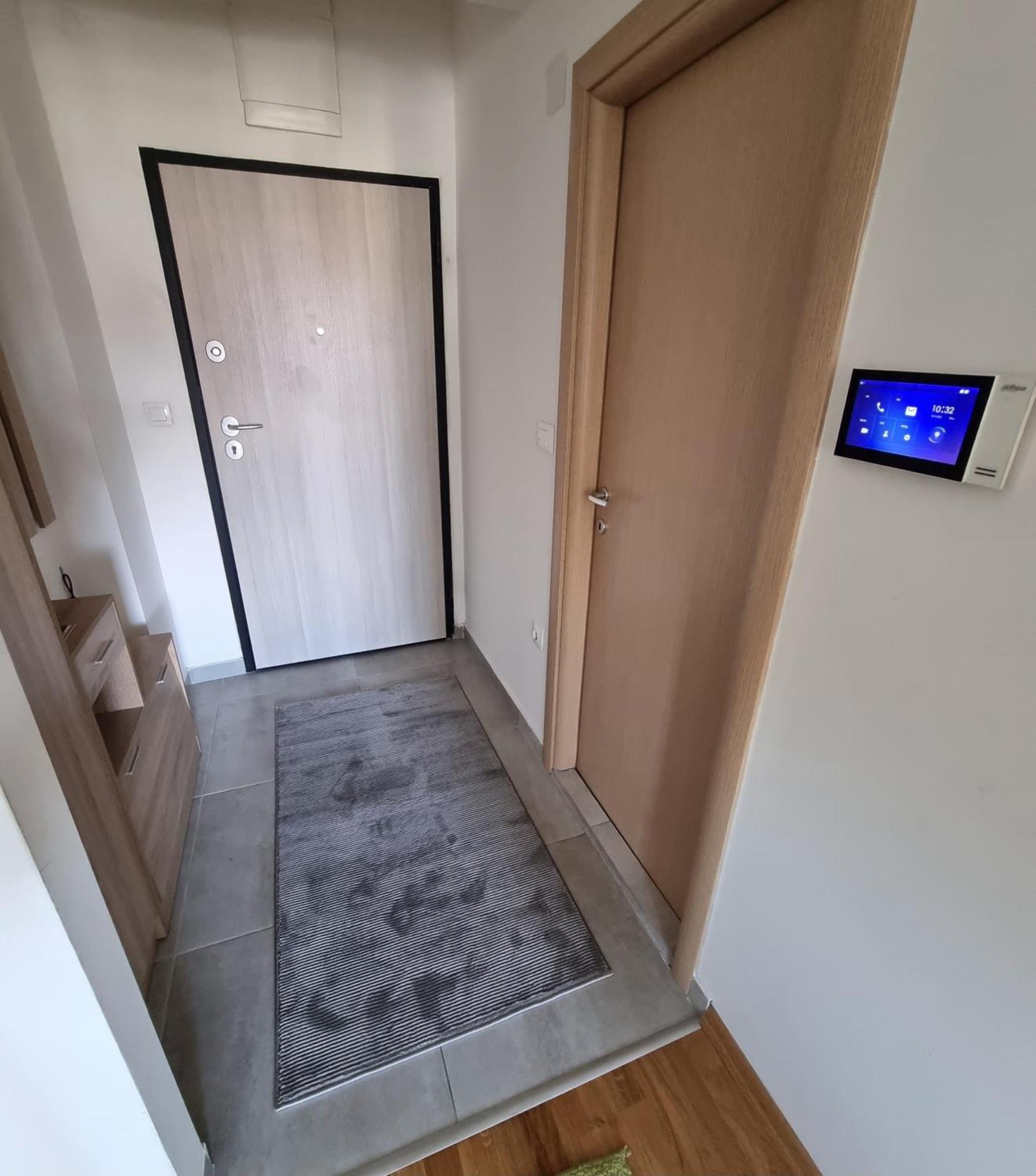 Modern & Trendy Apartment Скопье Экстерьер фото